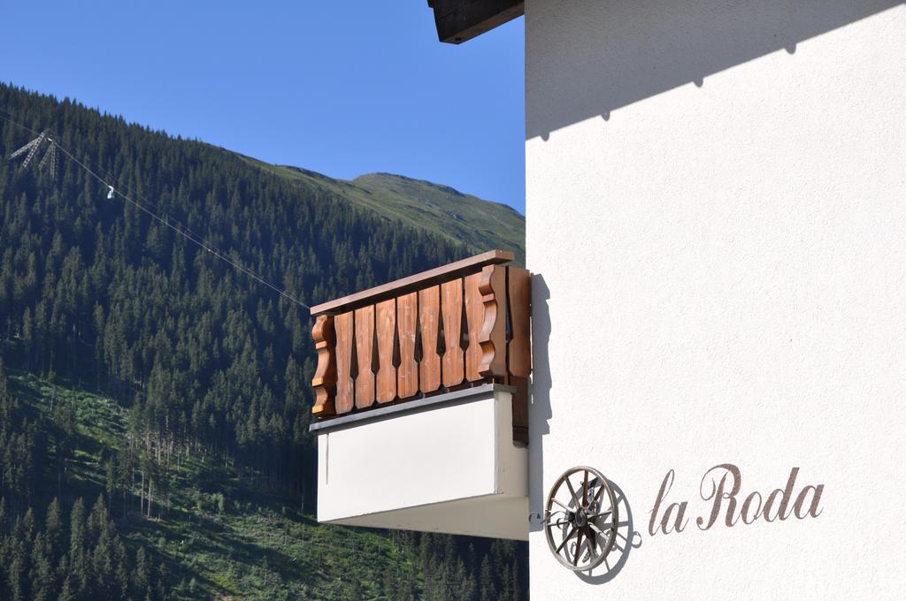 Casa La Roda Café Dulezi Sedrun Exterior foto